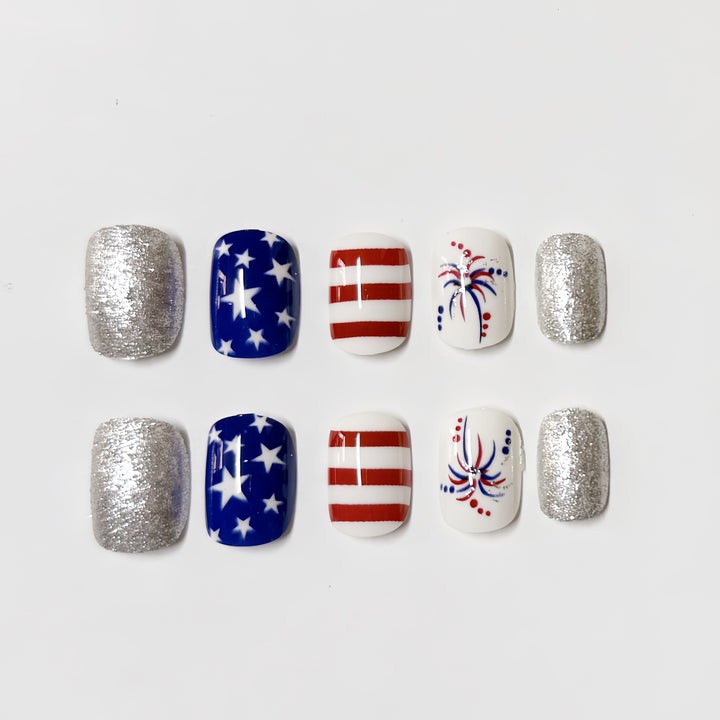 Patriotic Themed Press-On Nail Art Set Kalsten
