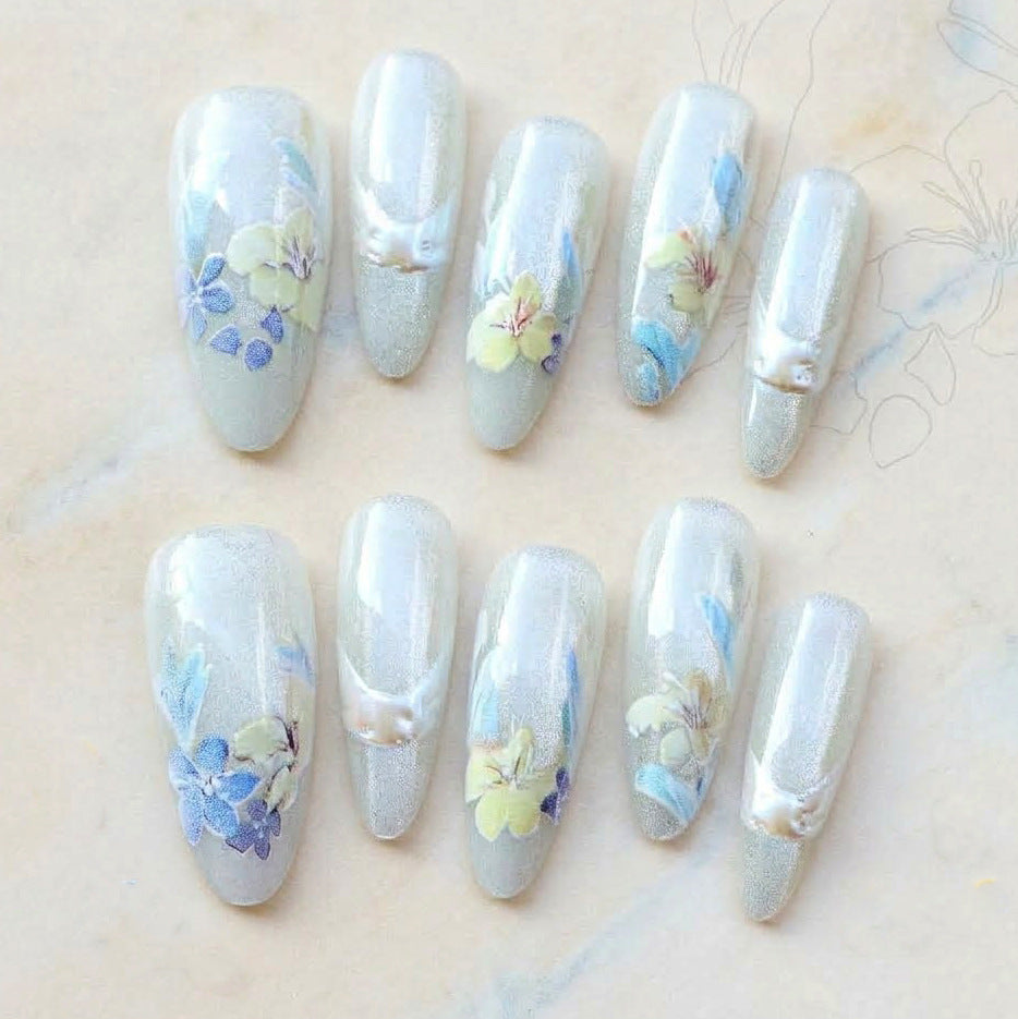 Elegant Floral-Embellished Press-On Nails