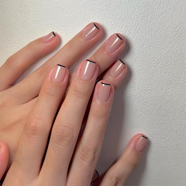 Artificial nail set with luxurious high gloss and elegant shape Kalsten