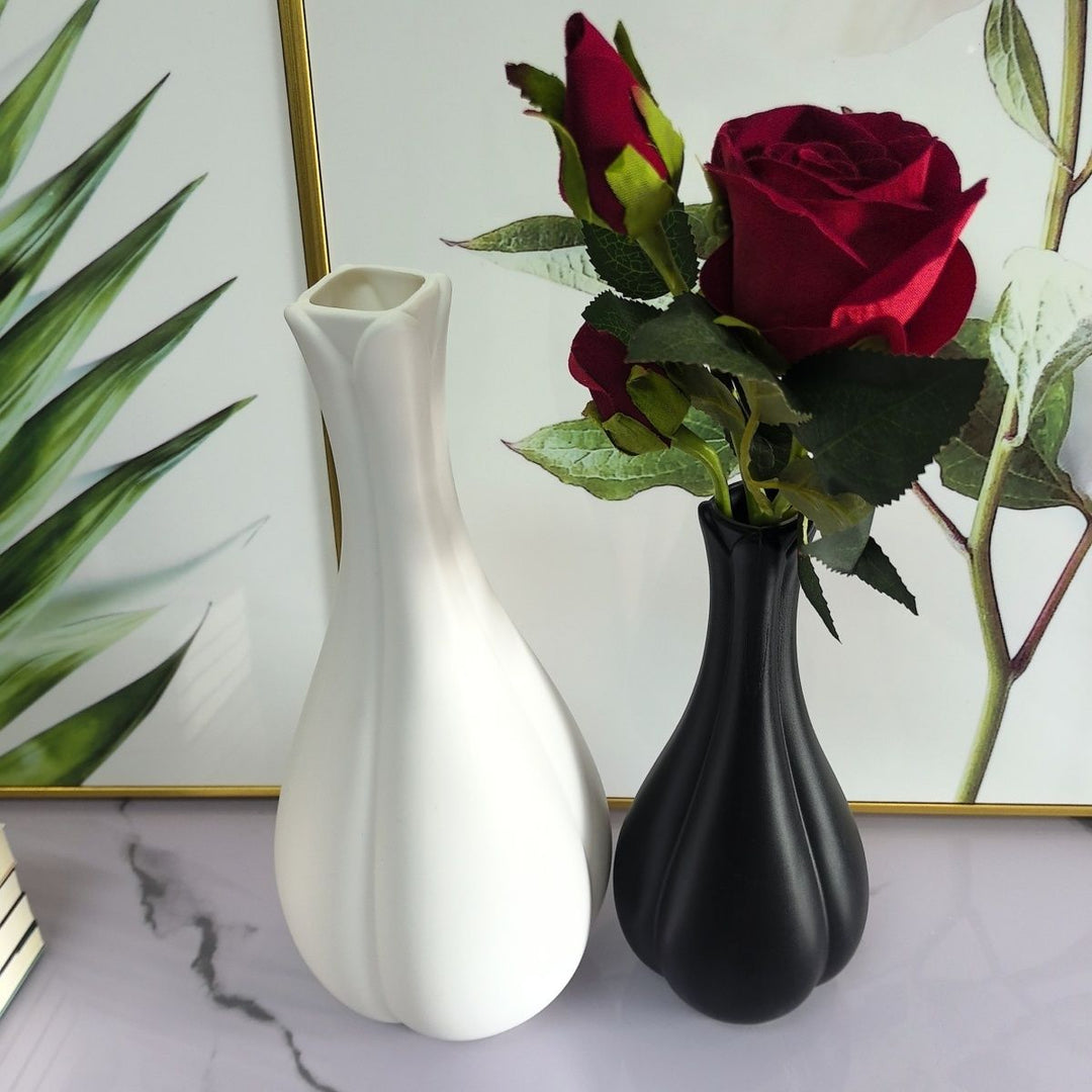 Modern Tulip-Shaped Decorative Vase Kalsten