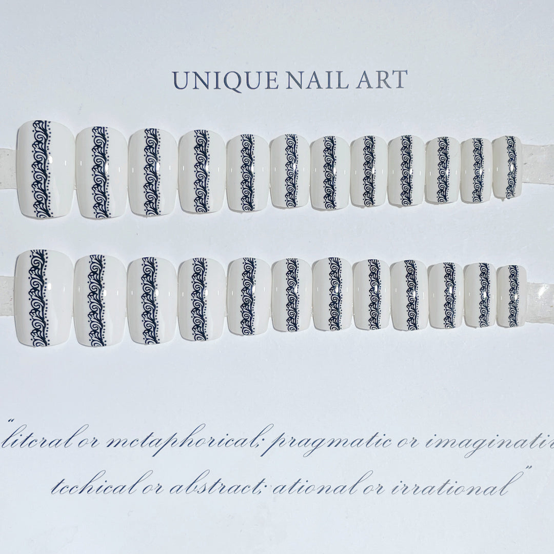 Artistic Premium Press-On Nail Tips with Elegant Design