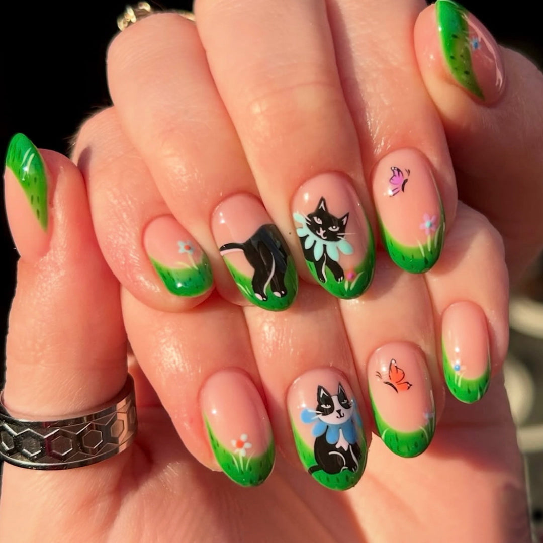 Artistic Cat-Inspired Nail Art Kalsten