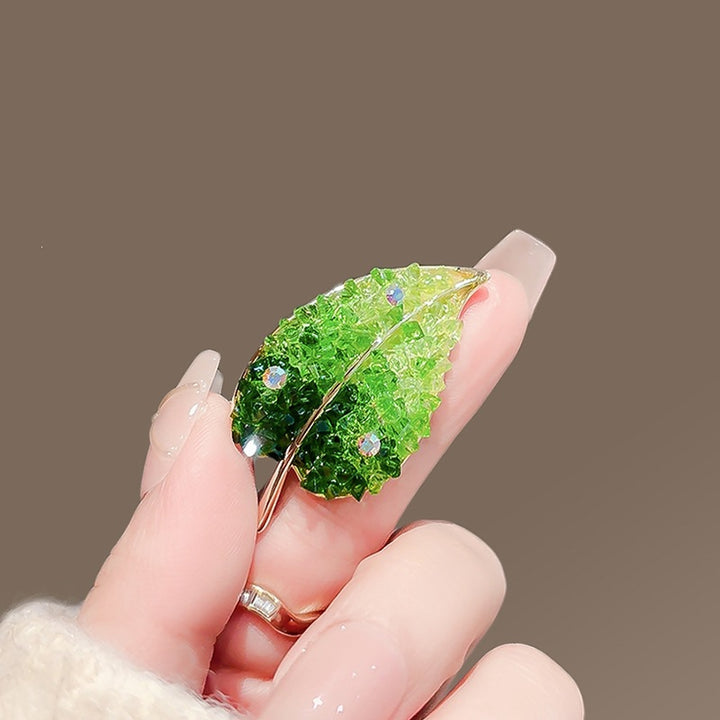 Elegant Leaf Brooch Kalsten