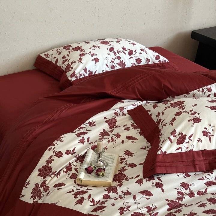 Luxurious cotton bedding set with floral print and pillowcases