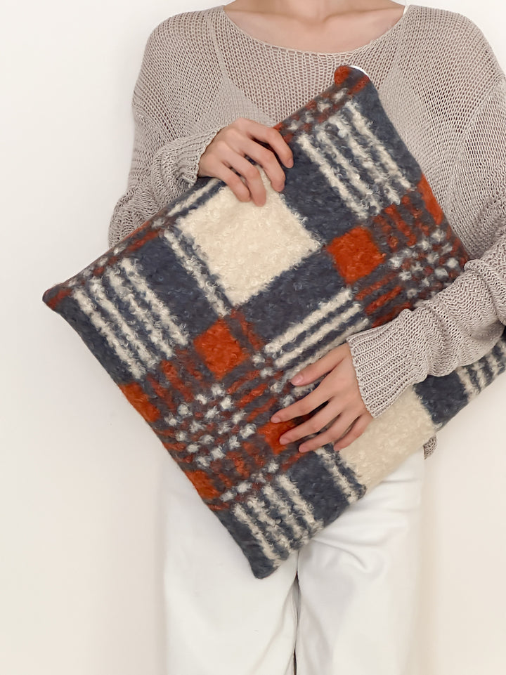 Oversize Sherpa Clutch with floral bouclé look