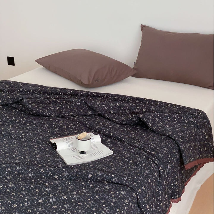 Quilted Comfort Comforter with Cute Cloud Dog Design