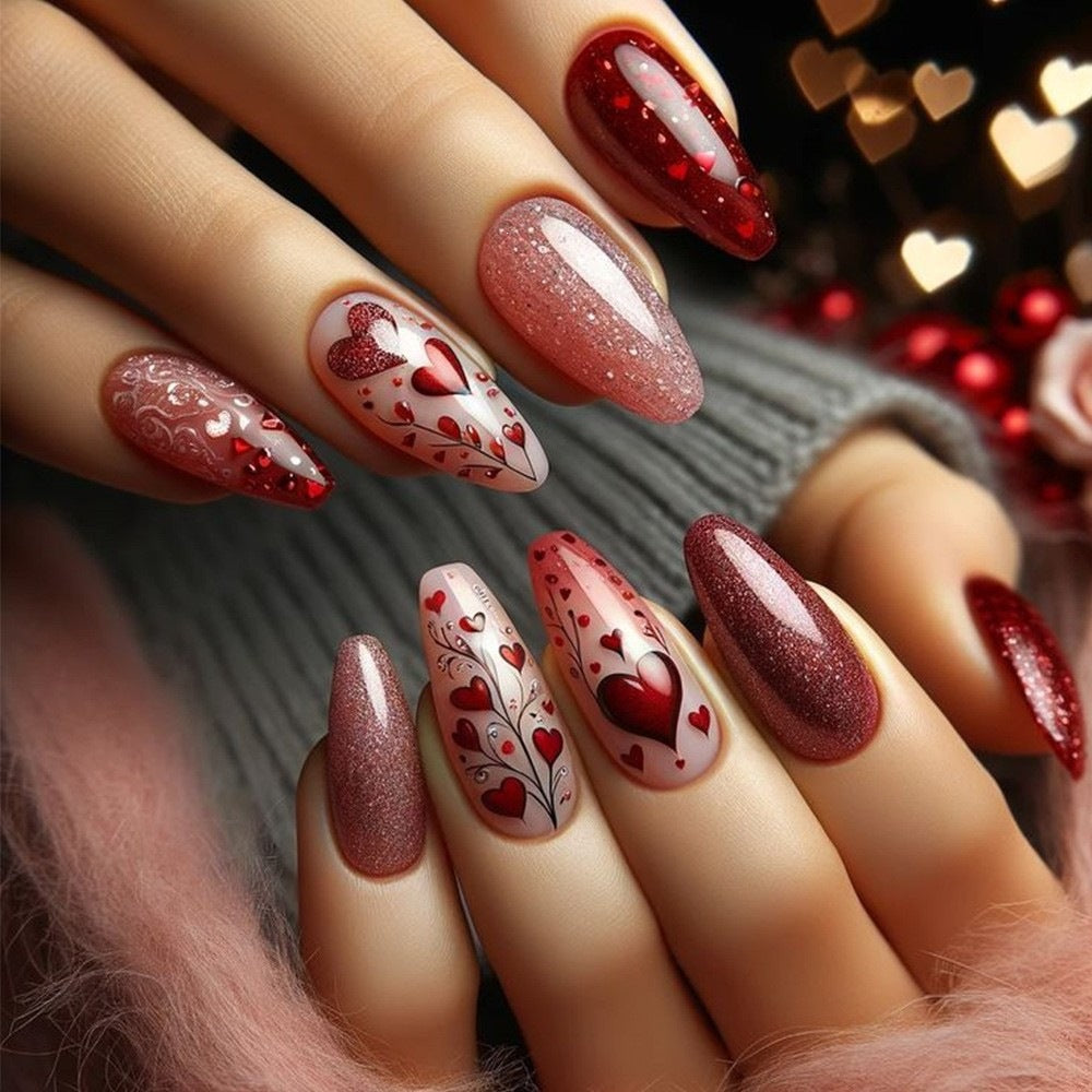 Artificial nails with romantic heart design and fine accents Kalsten