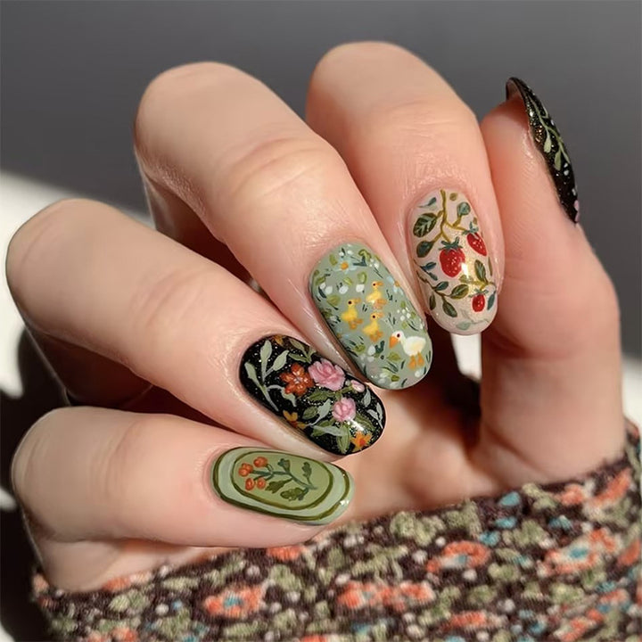 Artificial nail set with floral motifs and glitter accents Kalsten