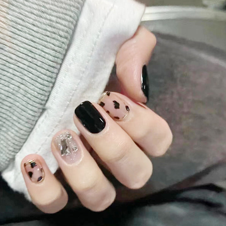 Artistic Press-On Nail Set with Unique Patterns
