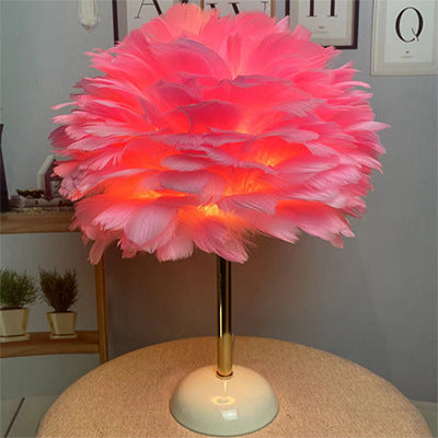 Feather-Inspired Table Lamp