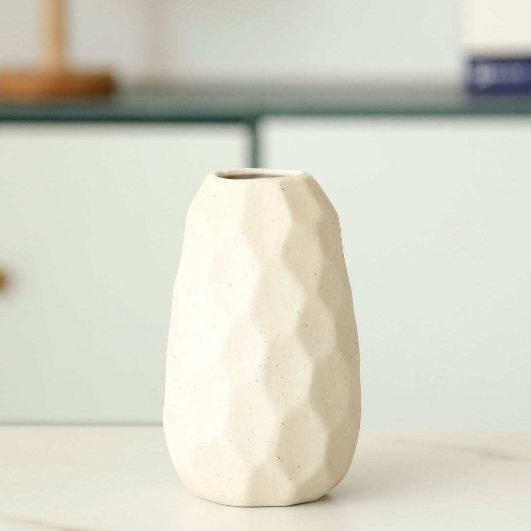 Modern Minimalist Ceramic Bud Vase Kalsten