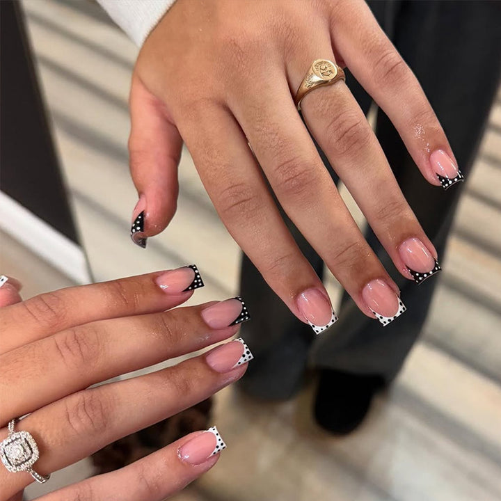 Nail art set with elegant dots and modern accents Kalsten