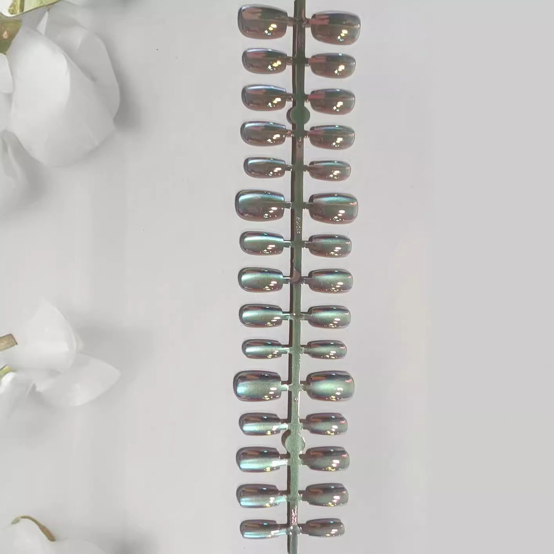 Iridescent Press-On Nail Art Set Kalsten