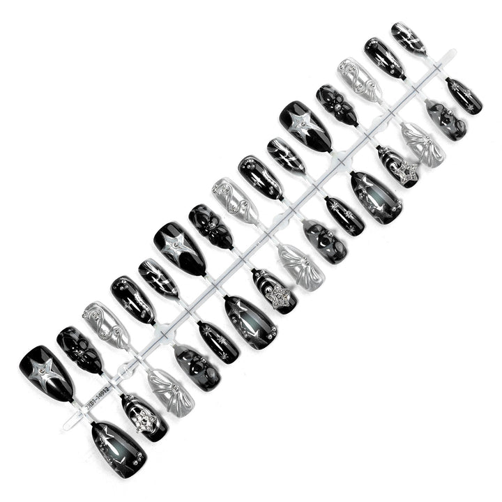 Artificial nail set with glamorous designs and unique 3D elements Kalsten