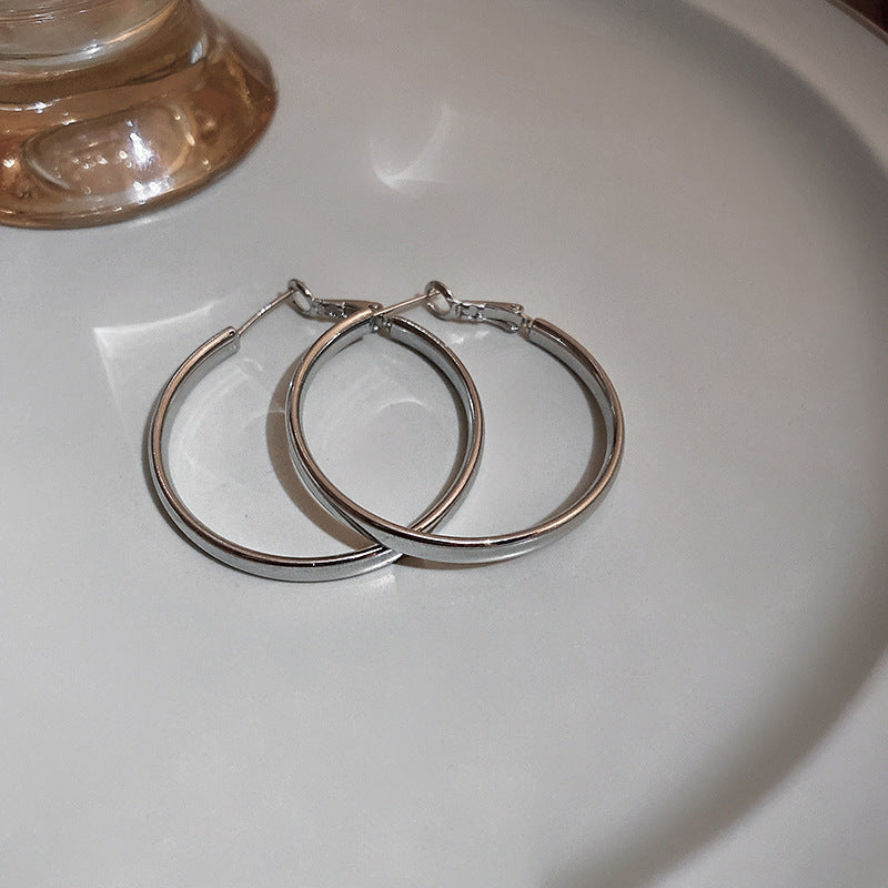 Fashionable Hoops Made of High-Quality Precious Metal Kalsten