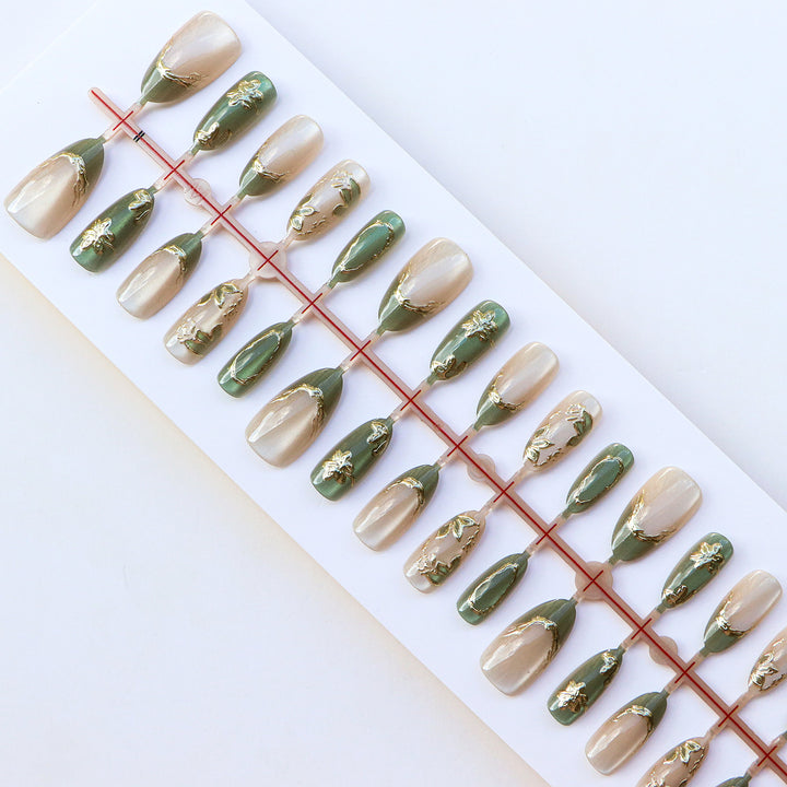 Floral Design Elegant Press-On Nail Set