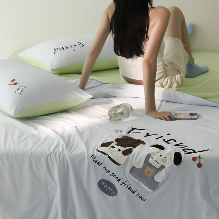 Bedding set made of cotton satin with minimalist panda print and extra soft fitted sheet