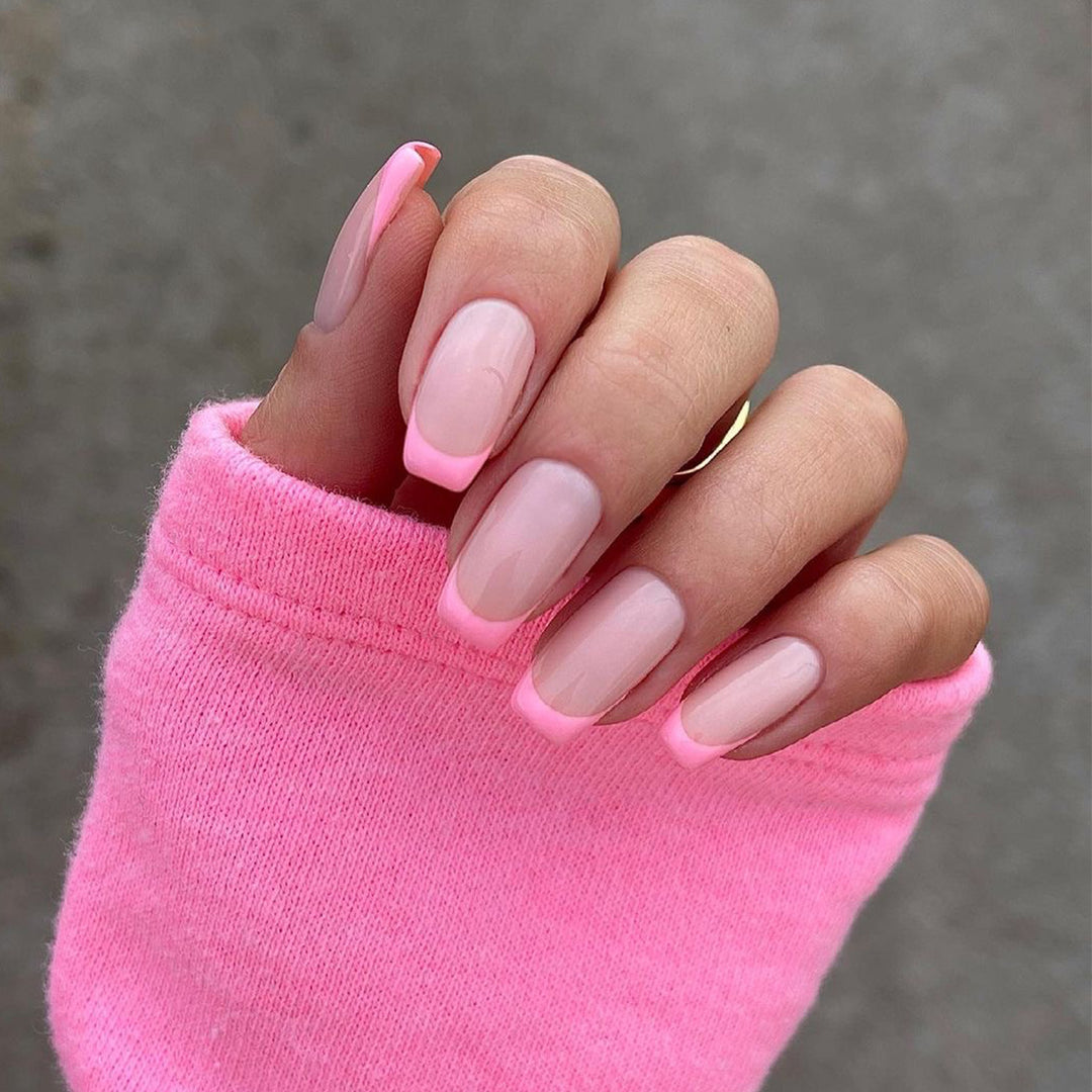 Artificial nail art with elegant French tip Kalsten
