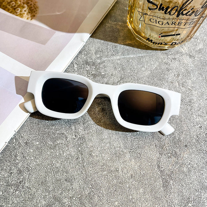 Ladies fashionable sunglasses with a striking design Kalsten