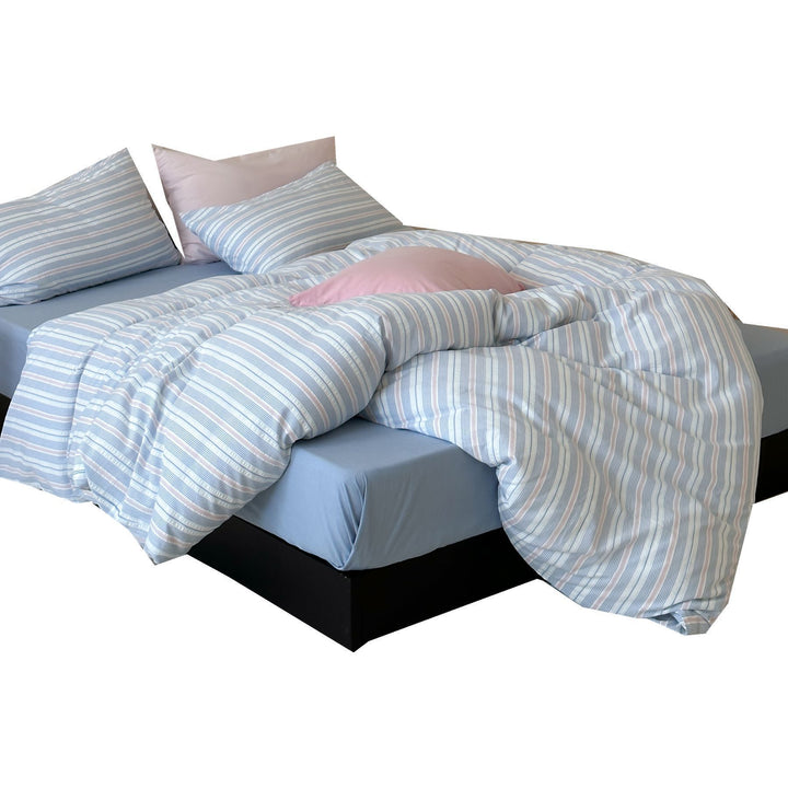 Striped cotton bedding set with waffle structure