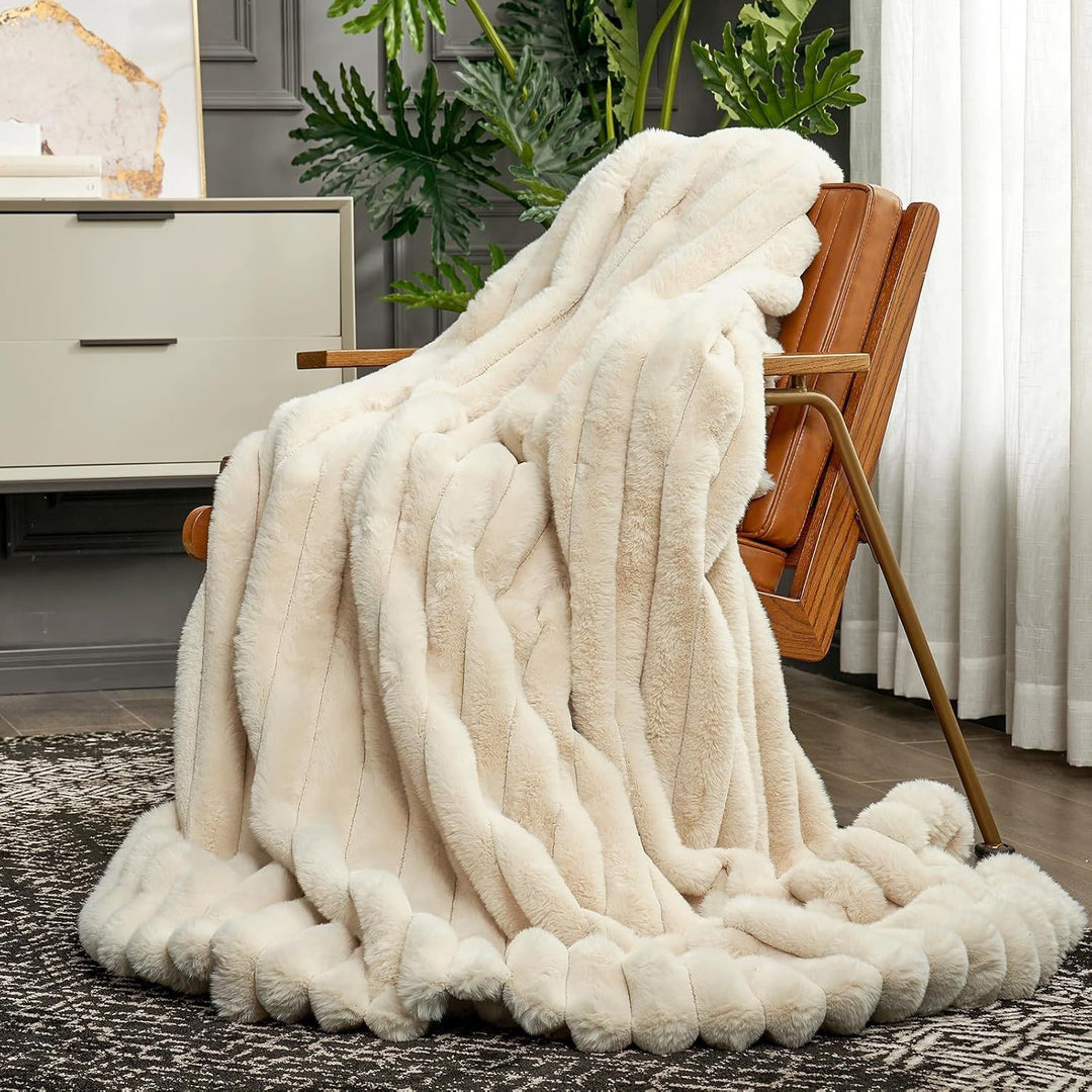 Luxurious Plush Throw Blanket