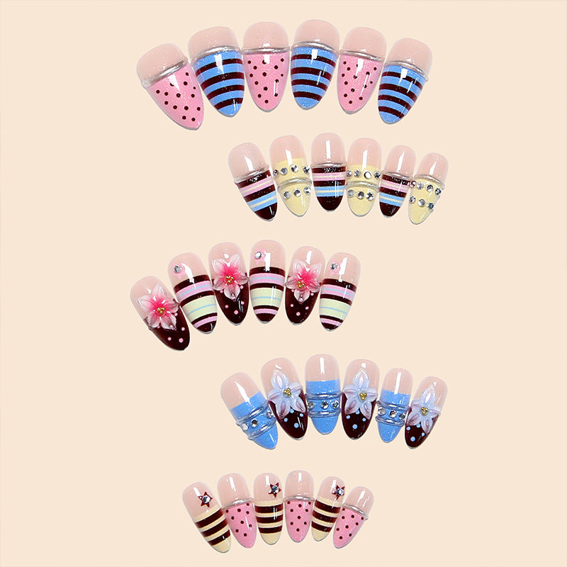 Nail art set with floral and geometric designs Kalsten