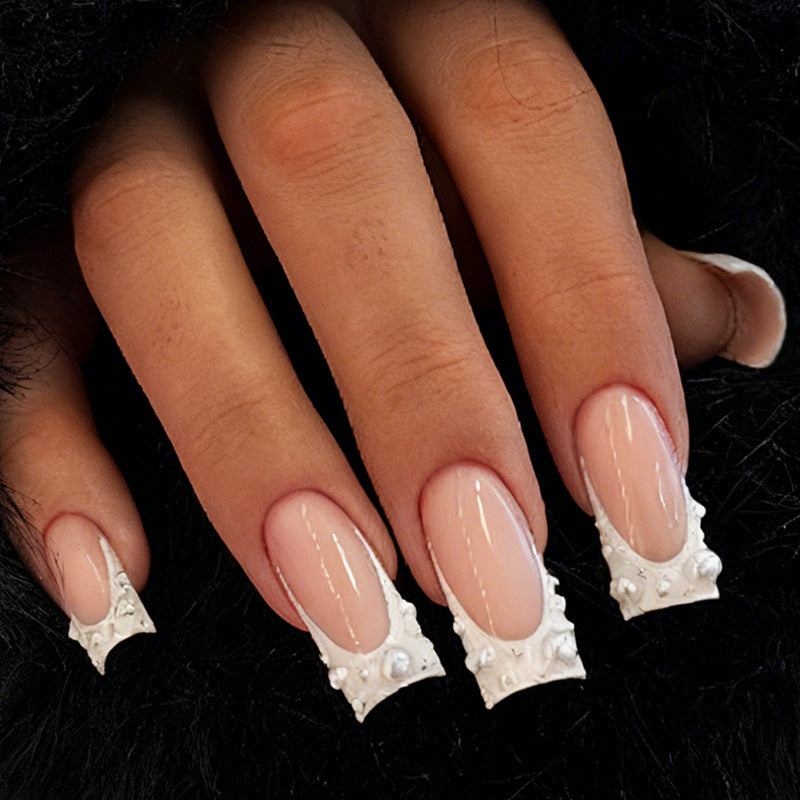 Artificial nails with elegant pearl accents Kalsten