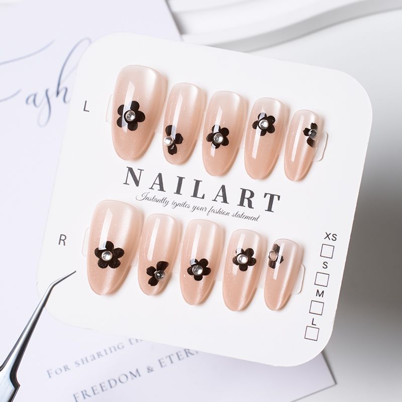 Fashionable Press-On Nails Kalsten
