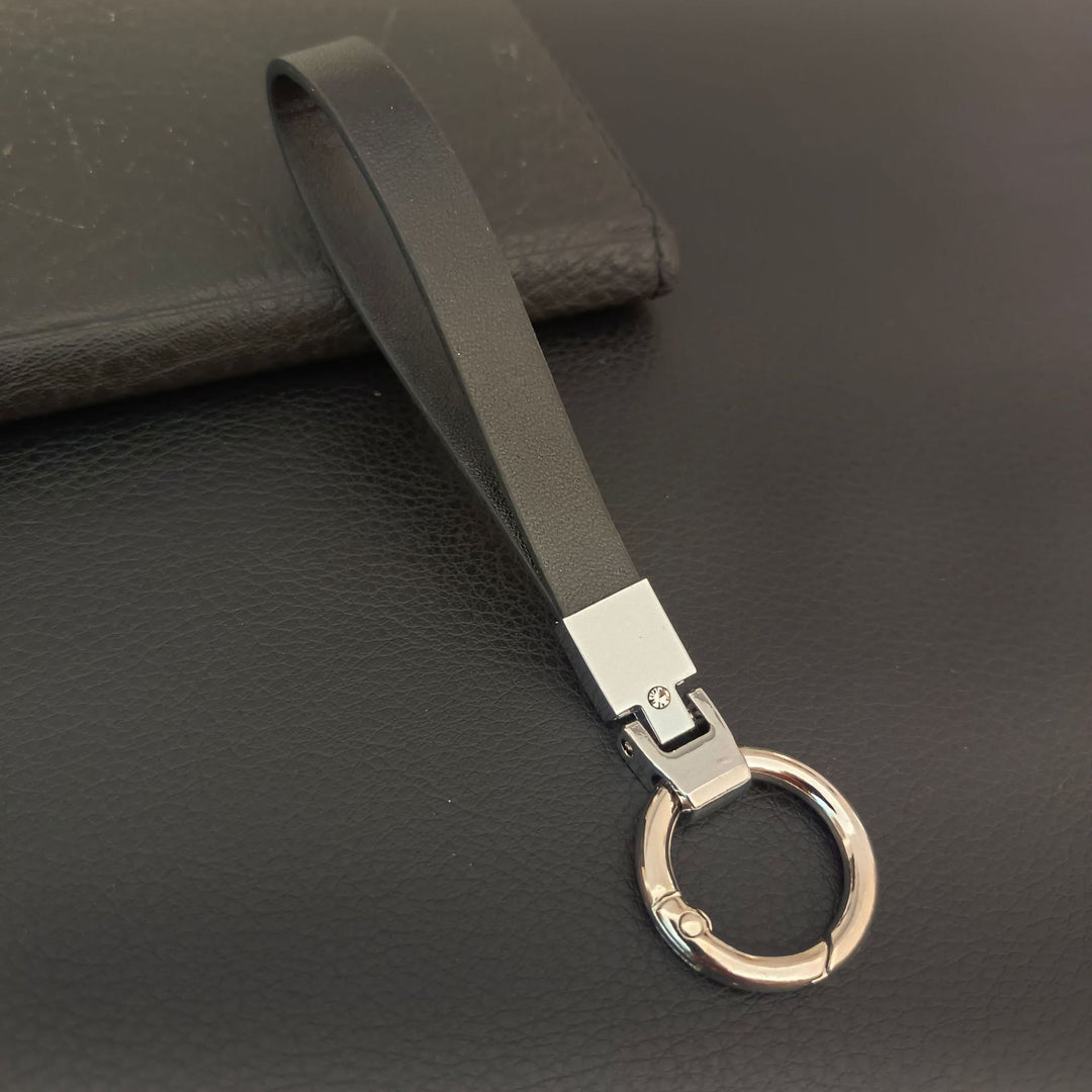 Elegant Leather Keychain Holder Kalsten