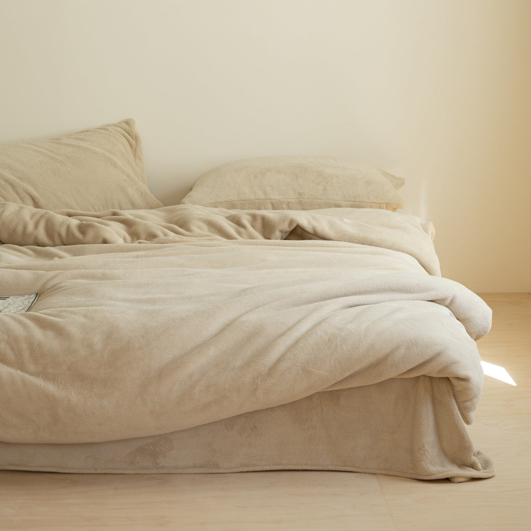 Plush bedding set with extra soft minky surface and pillowcases