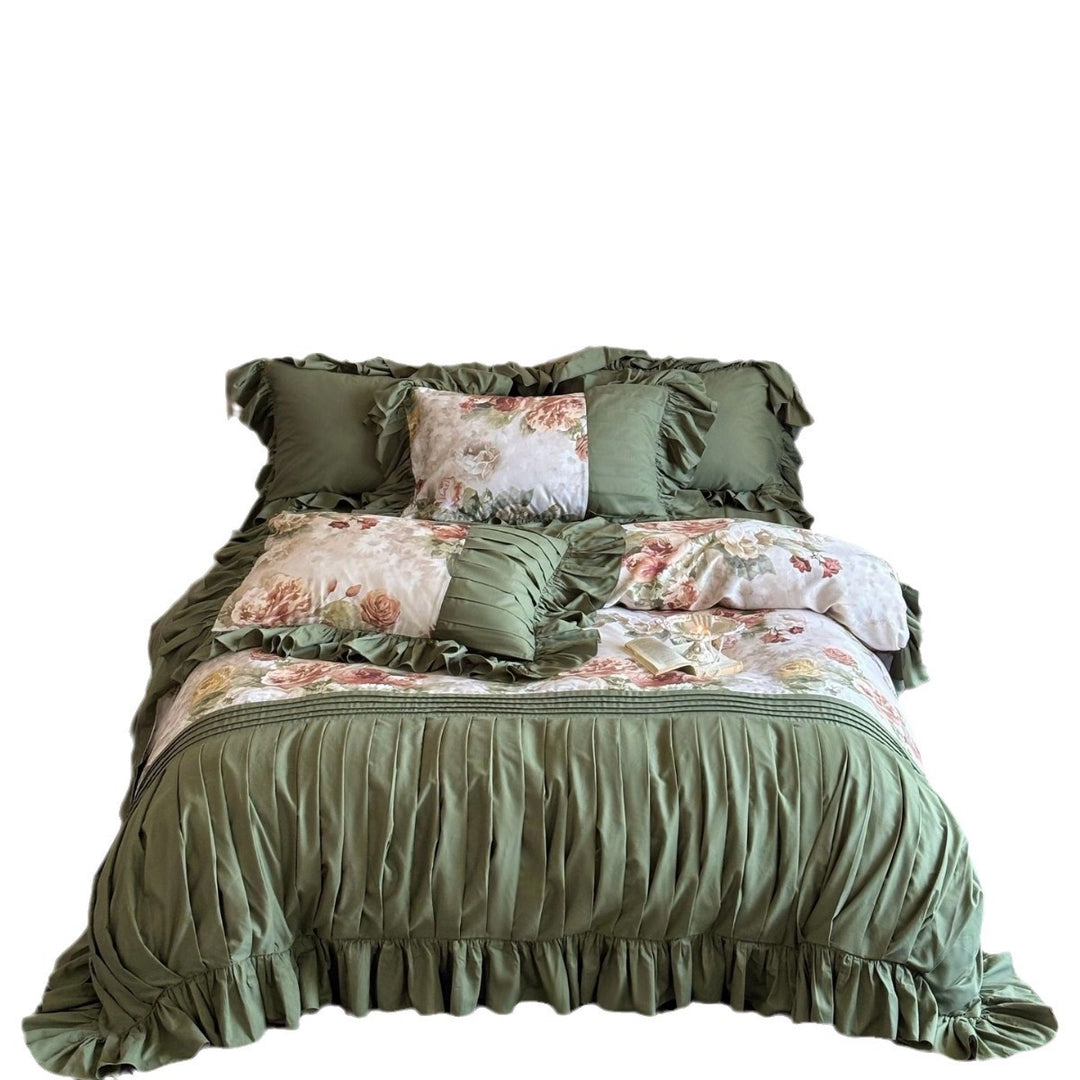 Luxurious pleated bedding set with ruffles and floral pattern