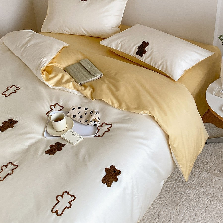 Reversible cotton satin duvet cover set with embroidered sheep and tree appliqués