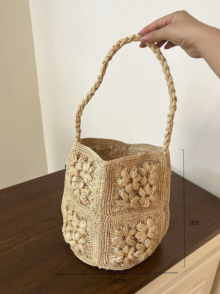 Handcrafted straw bag with soft lining Kalsten