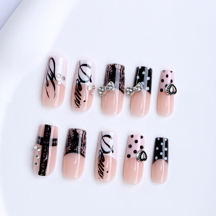 Artificial Nails with Glamorous Accents Kalsten