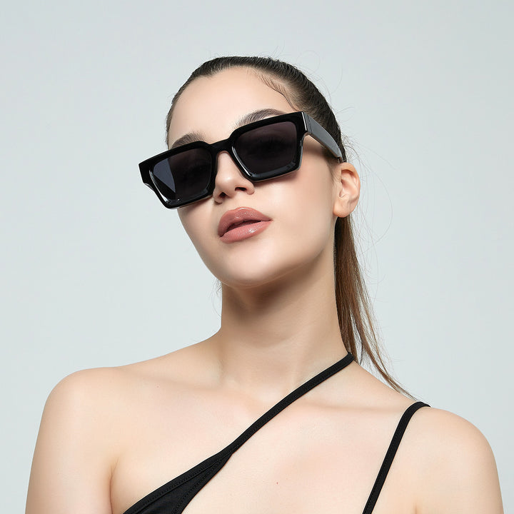 Women's fashionable sunglasses with clear frame and gradient lenses Kalsten