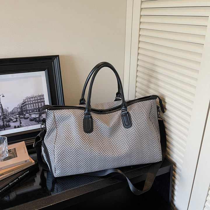 Elegant Travel Bag with Innovative Compartment Design Kalsten