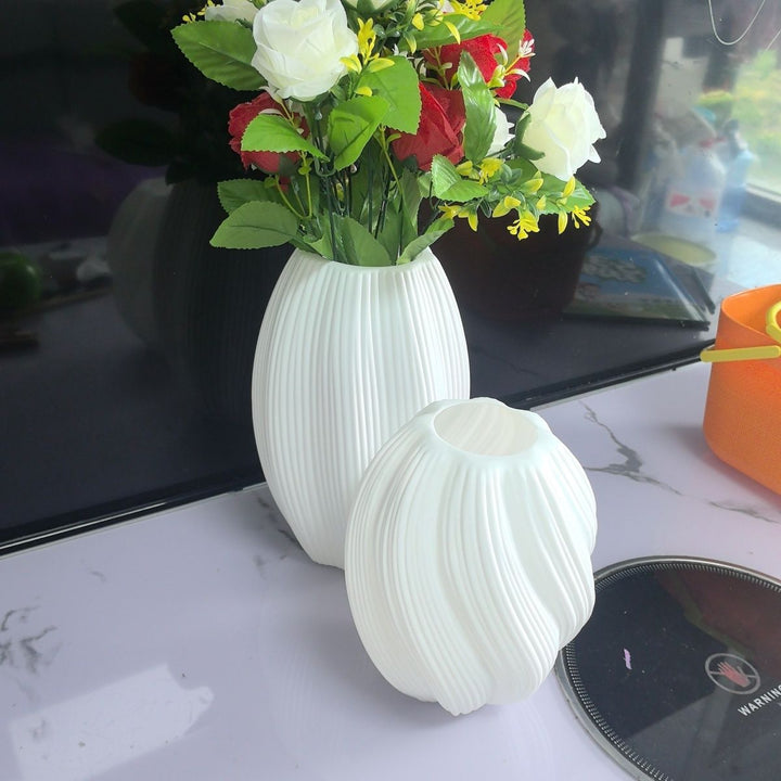 Decorative Ribbed Ceramic Vase Kalsten