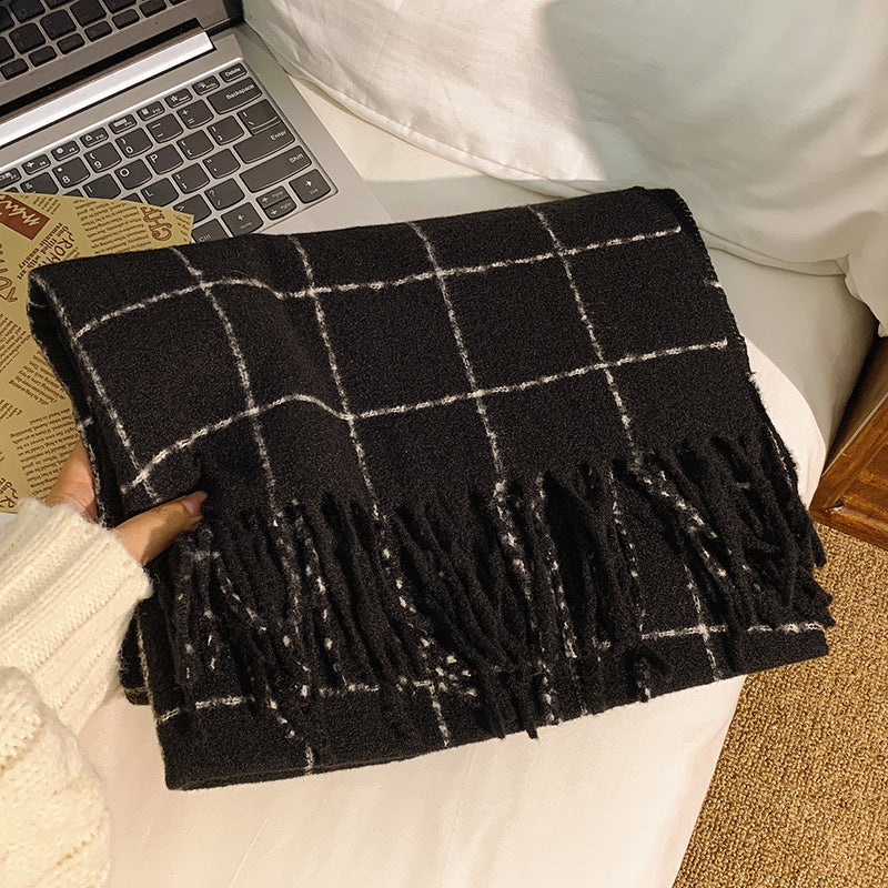 Cozy and Stylish Blanket with Fringes Kalsten