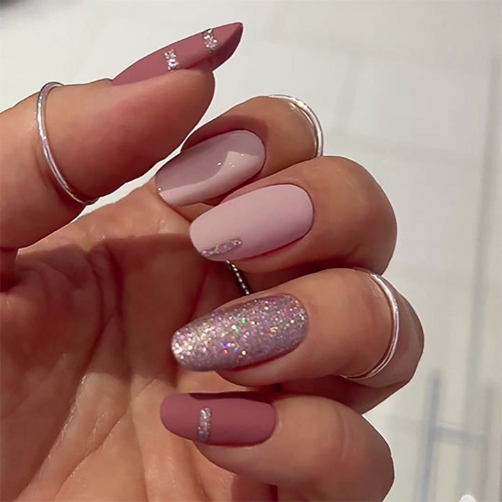 Elegant Nail Art with Glitter and Matte Effects Kalsten