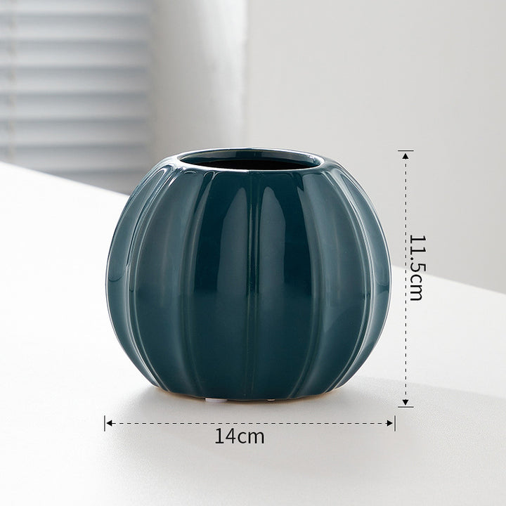 Decorative ceramic vase with modern ribbed design Kalsten
