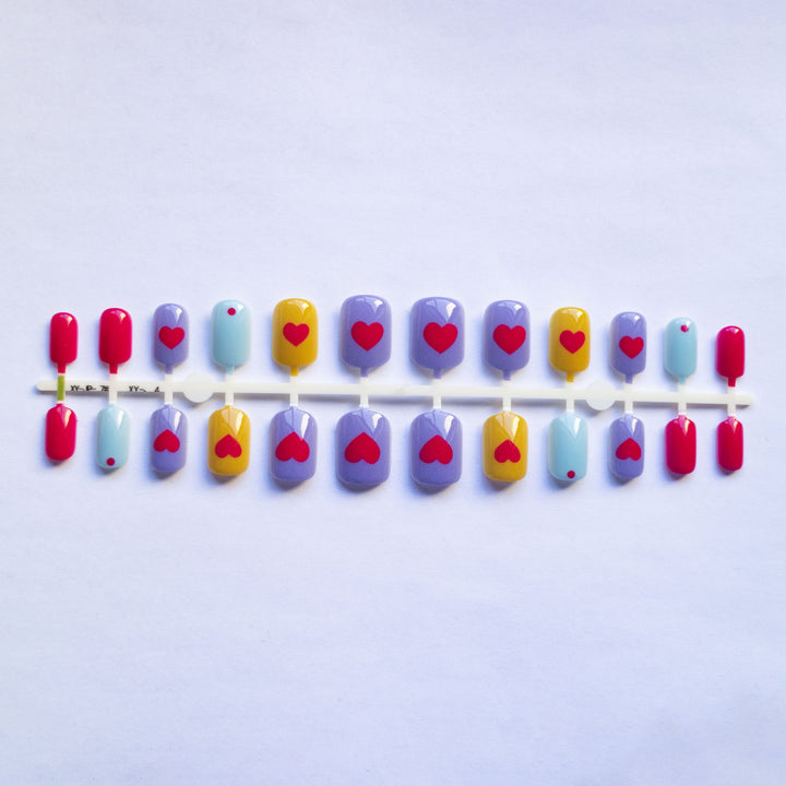 Artistic Heart-Pattern Nail Art Kit