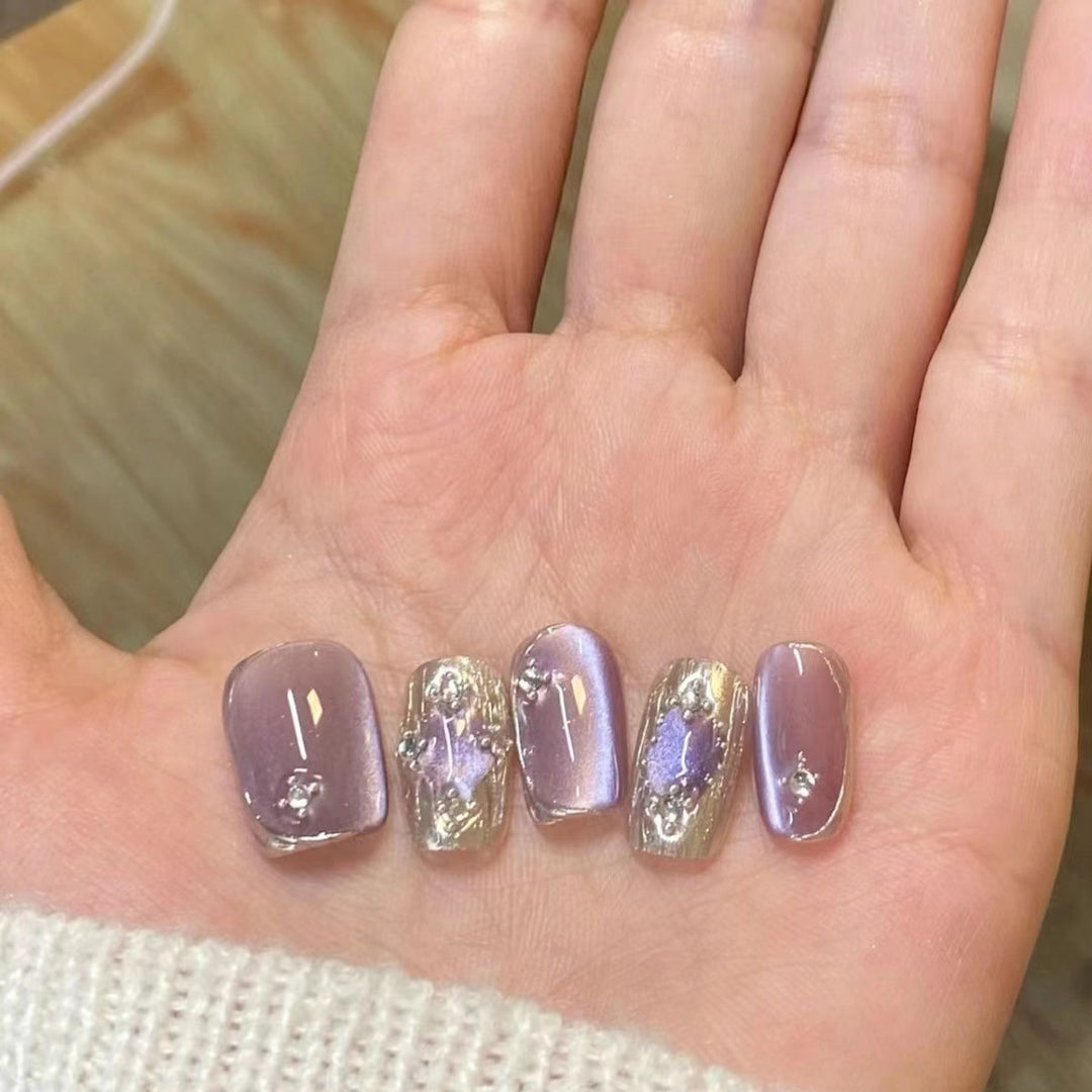 Elegant Press-On Nail Set with Artistic Metallic Design Kalsten
