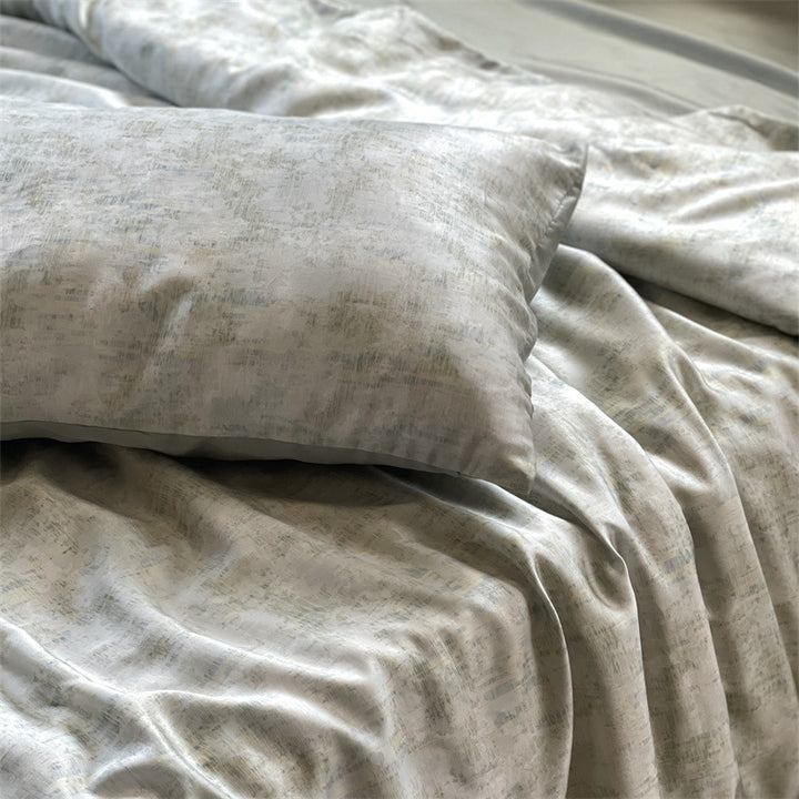 Satin bedding set with floral print and ruffle