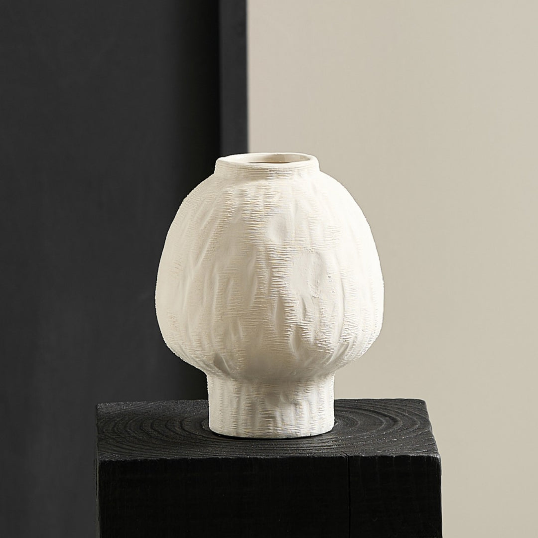 Decorative ceramic vase in modern design Kalsten