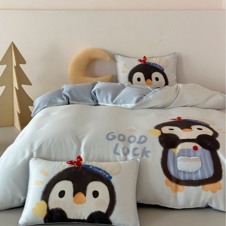 Child bedding set with cute penguin design made of soft cotton satin and extra soft pillow