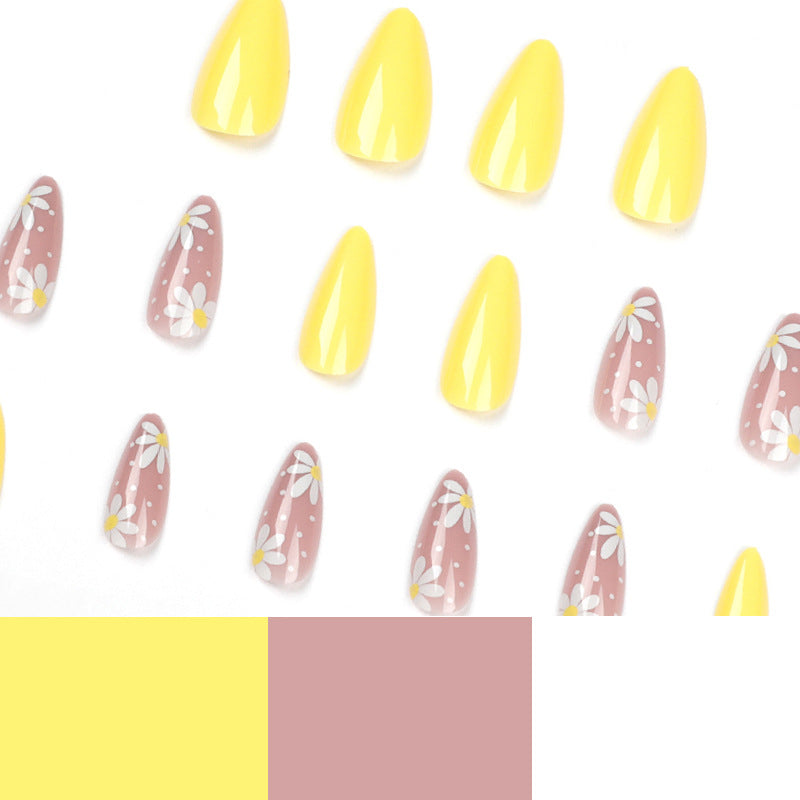 Artful Nail Art with Floral Accents Kalsten