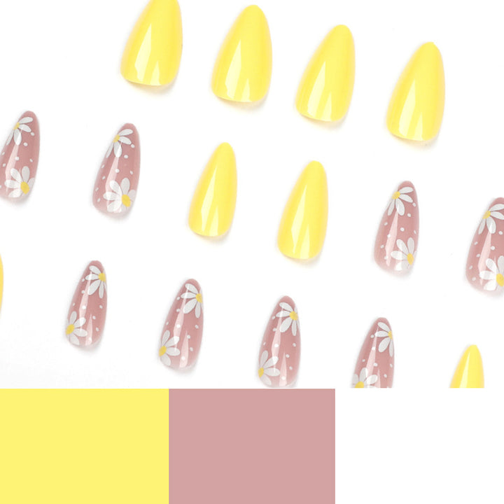 Artful Nail Art with Floral Accents Kalsten
