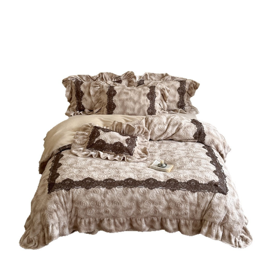 Cozy quilted bedspread and bed cover set with lace border