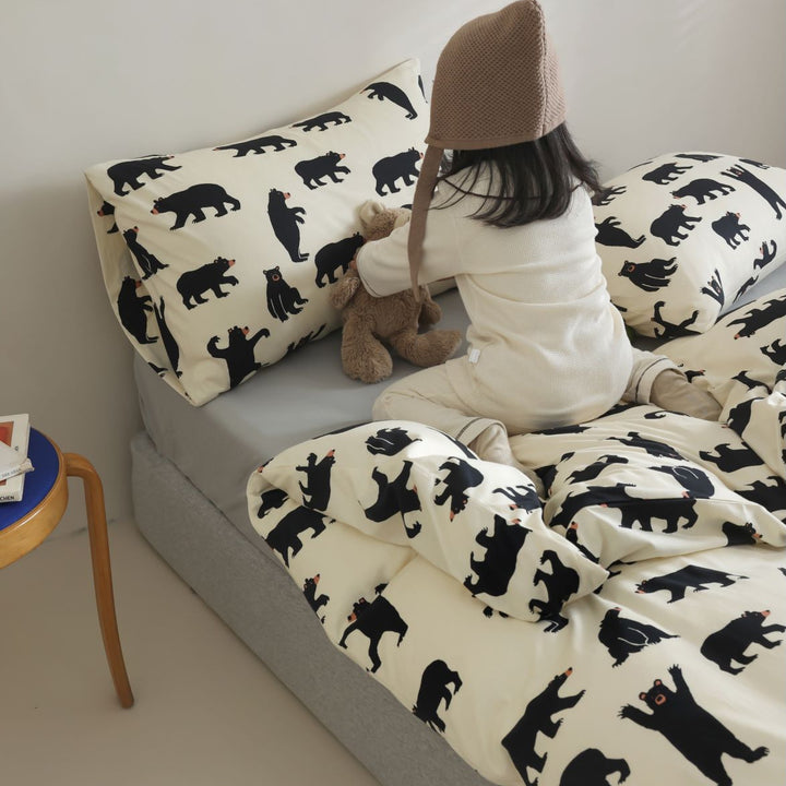 Reversible duvet cover and pillowcase set made of cotton satin with teddy bear and moon print