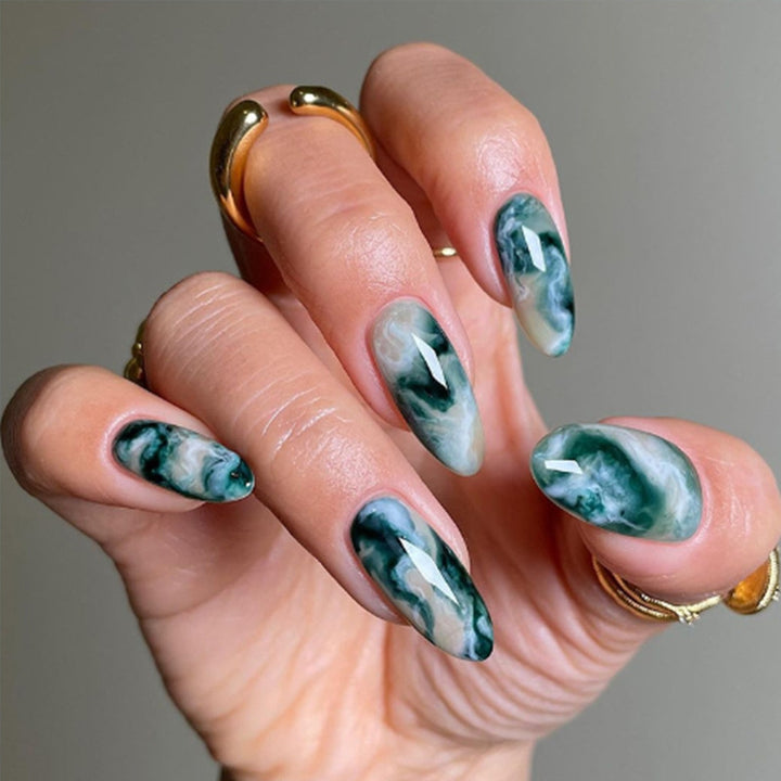 Artificial nail set with luxurious marble designs Kalsten